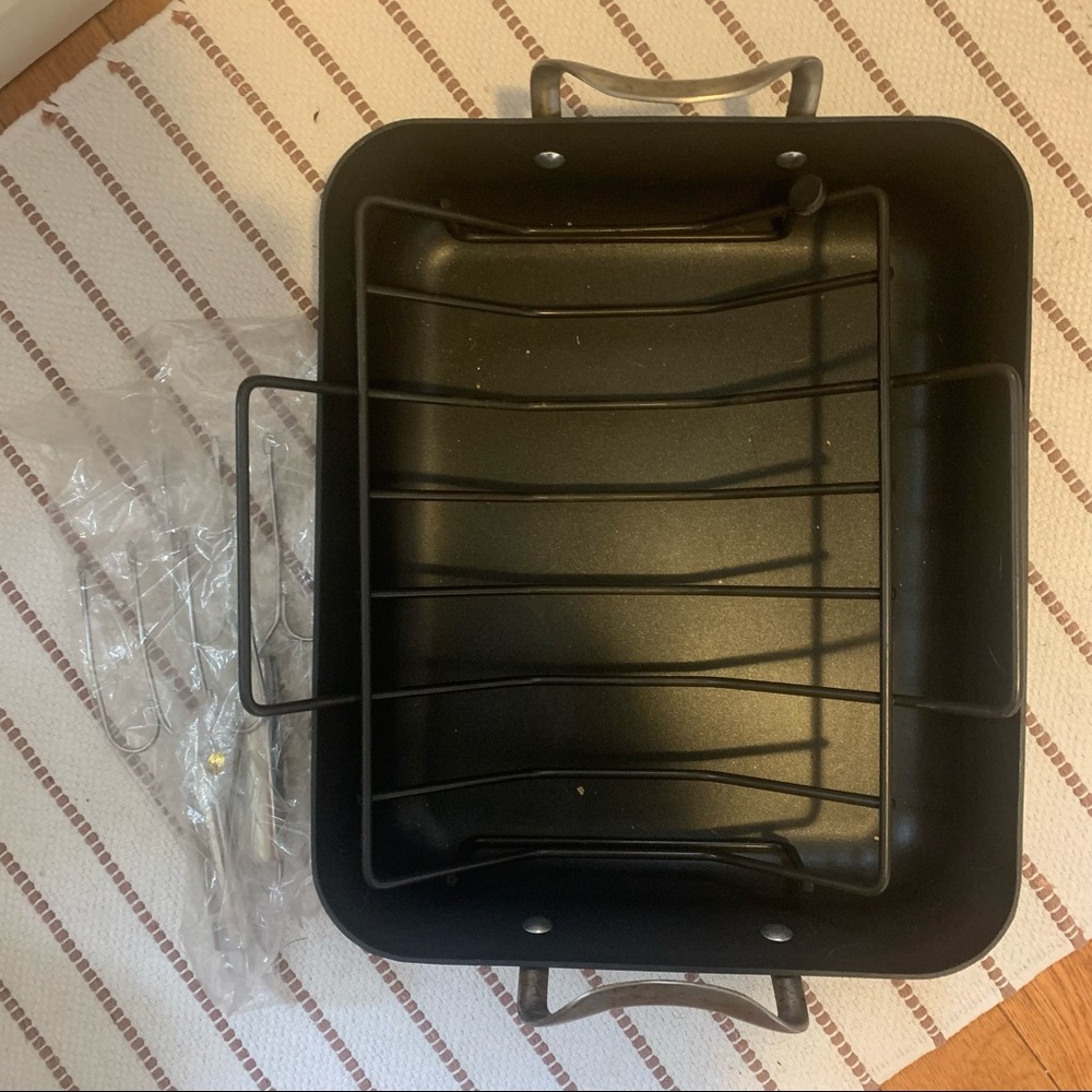 Crate & Barrel Calphalon Non Stick Roasting Pan - Perfect Condition 🍳